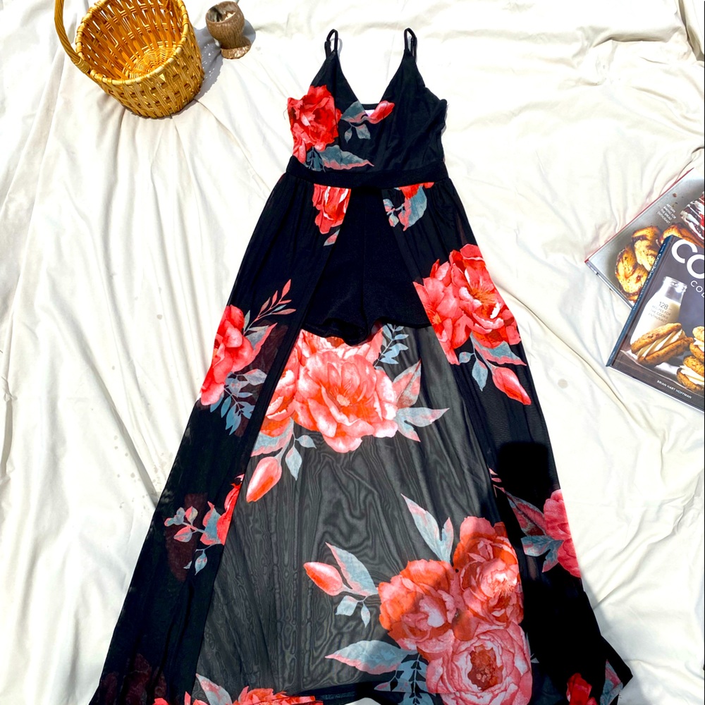 No Boundaries Size S romper with full length material in back.